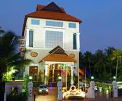 Regant Lake Village Island Resort